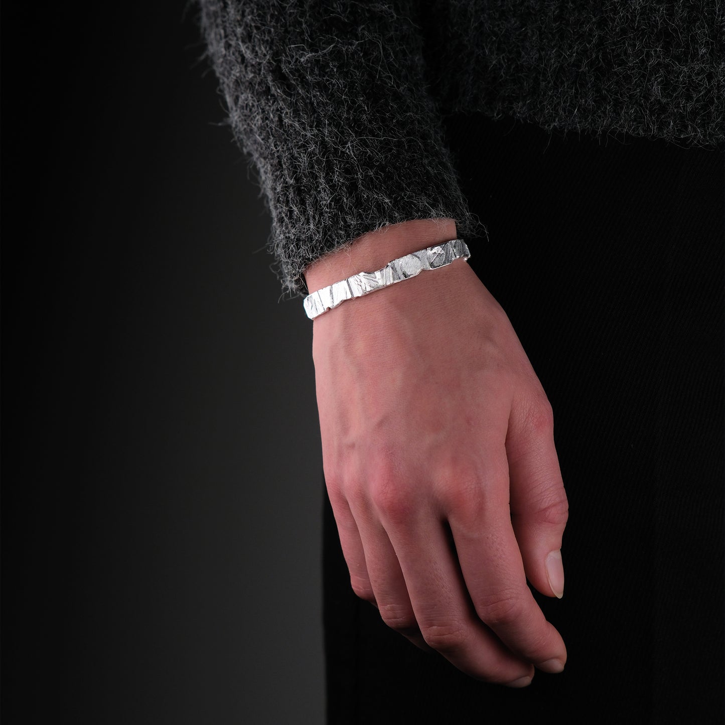 'FRAGMENT' ARMBAND